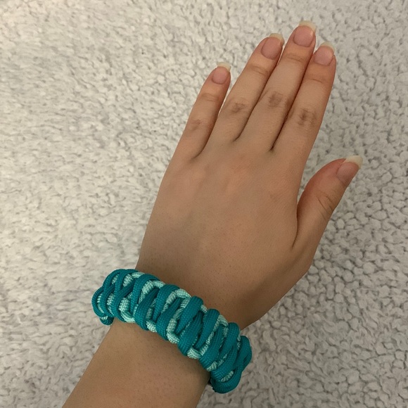 Cyan Blue and Turquoise Paracord Bracelet - Picture 2 of 14